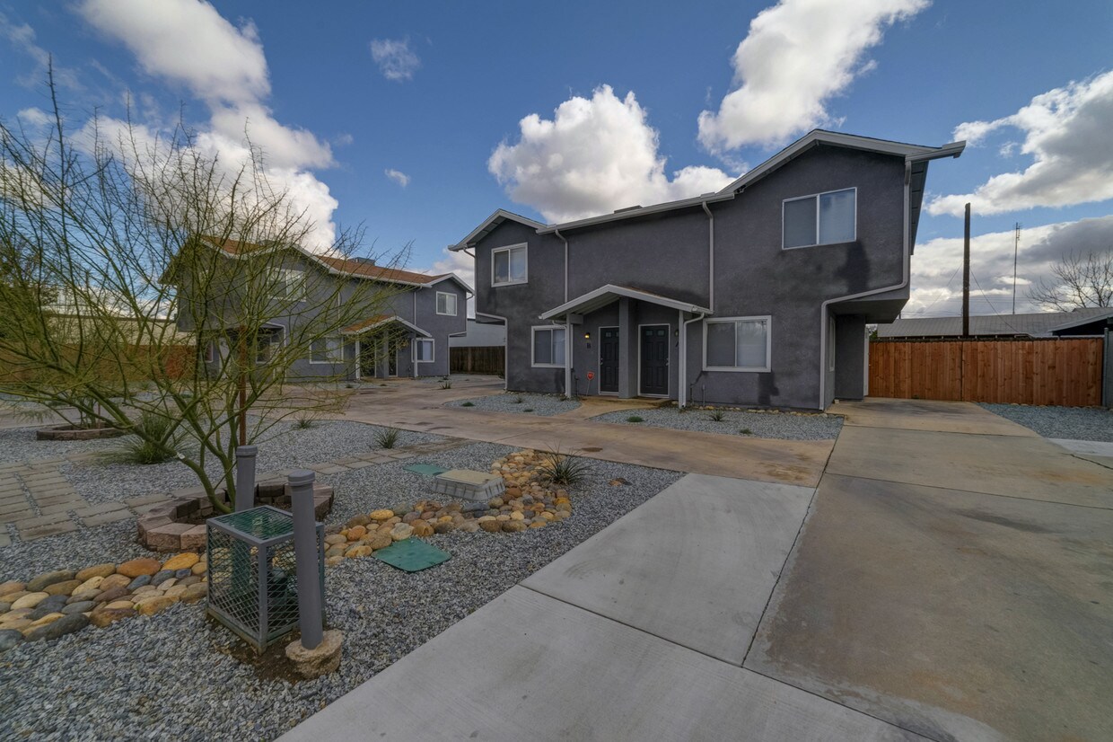 Foto principal - 4645 W Noble Ave