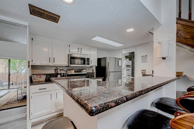 Building Photo - 2300 Old Spanish Trl