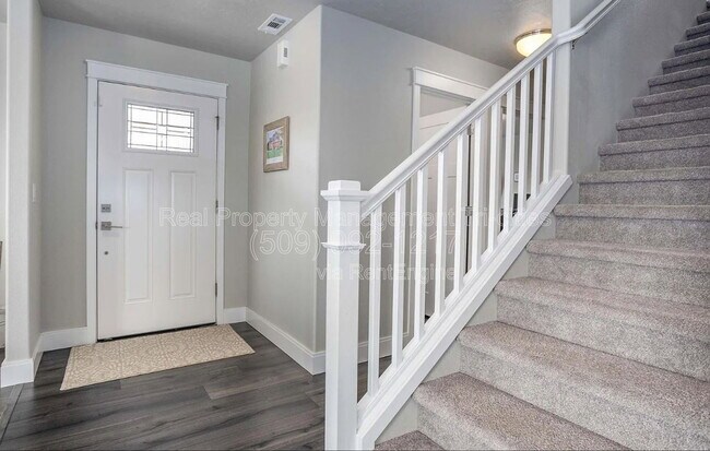 Foto del edificio - 4646 Corvina St