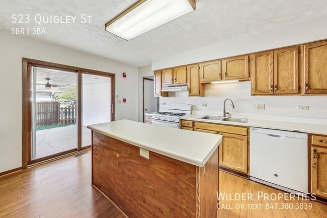 Building Photo - 523 Quigley St