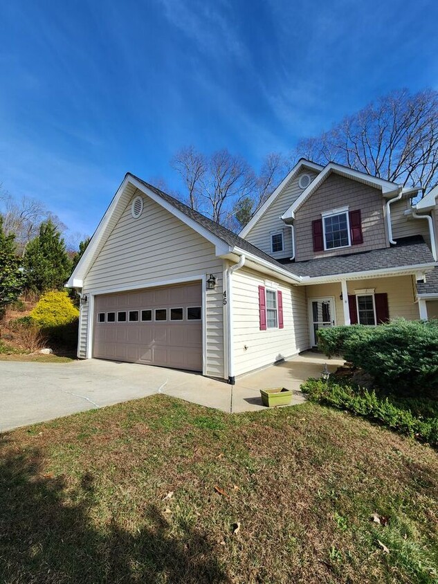 Foto principal - Spacious Townhouse Rental-Swannanoa