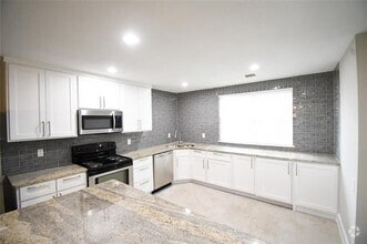 Building Photo - 3430 Princeton Dr