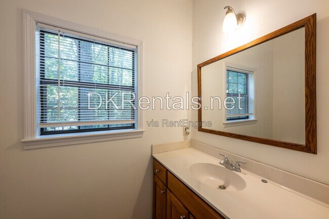 Building Photo - 2133 Cooper Way