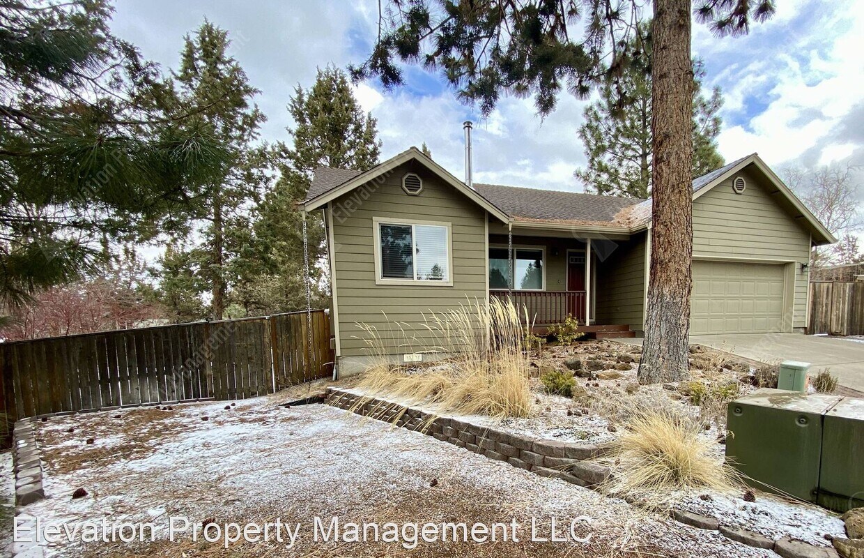 3 br, 2 bath House 1112 SW Long Creek Lane House Rental in Bend, OR