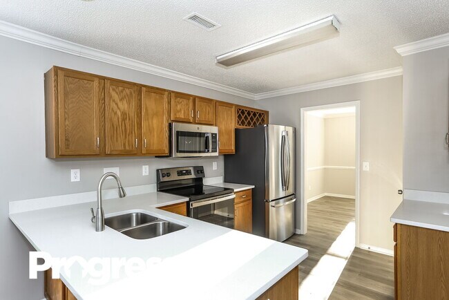 Building Photo - 2529 Governors Pointe Ct NE