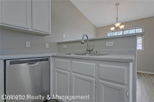 Building Photo - 3 br, 2 bath Apartment - 4730 Craig Rd #2064