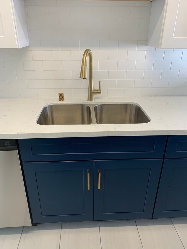 Foto principal - 1645 E Maple Ave