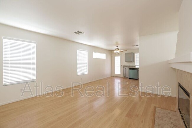 Building Photo - 1801 Cedar Bluffs Way