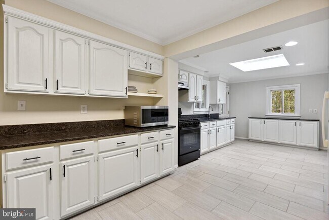 Building Photo - 6207 Landon Ln