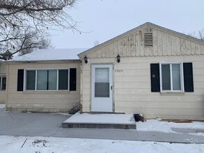 Building Photo - 2923-2925 Poly Dr