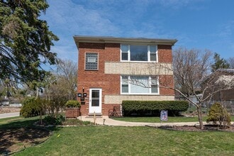 Building Photo - 16W780 57th St