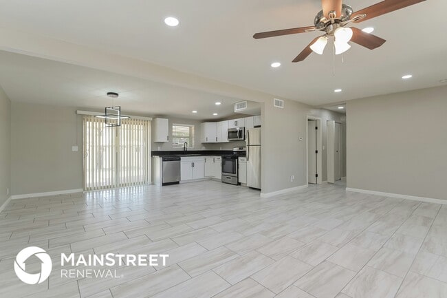 Foto del edificio - 3410 S Lakeside Pl