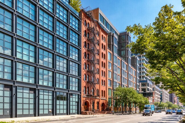 Foto del edificio - Medium Lipstick, Ltd.