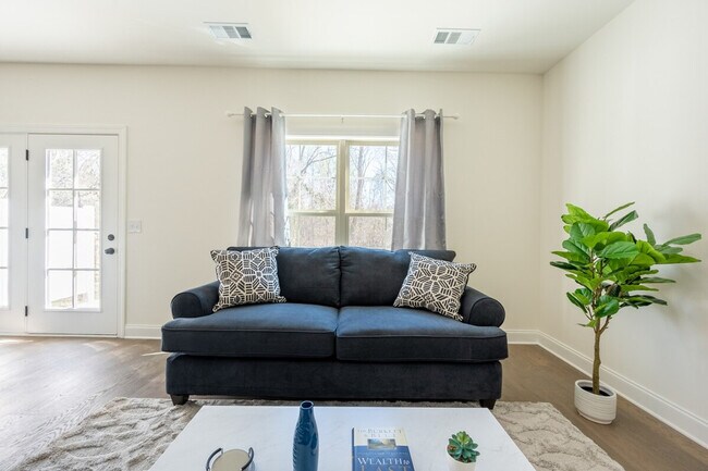 Foto del edificio - 3319 Old Hickory Blvd