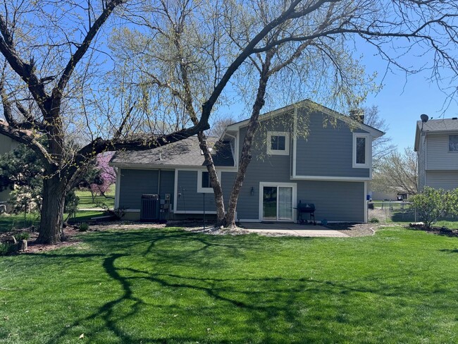 Building Photo - Home For Rent Papillion