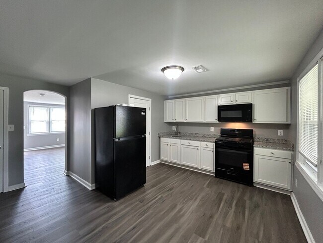 Foto del edificio - Baltimore - 3 Bedrooms, 1 Bathrooms Available!