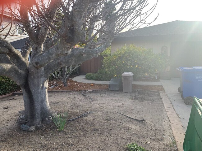 Building Photo - Great 4 bedroom 2 Bath Home located in the...
