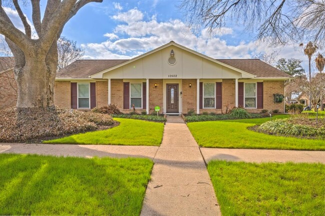 Building Photo - 10502 Caravan Dr