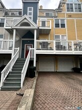 Building Photo - 918 Quinnipiac Ave