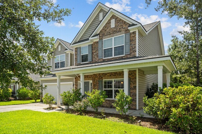 Foto del edificio - Relax by the Water – 4BR Home with Pond Views in Creekside