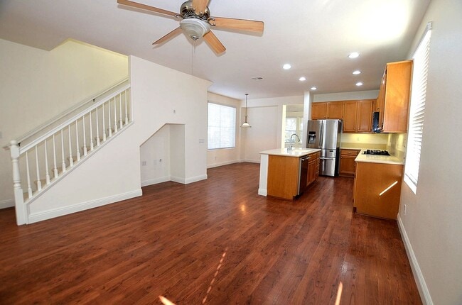 Foto del edificio - 4Br/3-1/2 bathroom Home