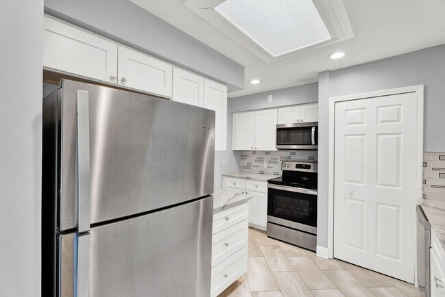 Foto del edificio - Welcome Home, Newly Remodeled Condo