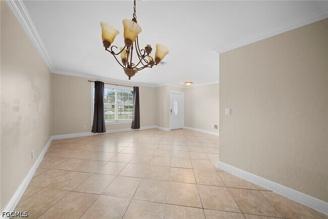 Foto del edificio - 3402 Santa Barbara Blvd S