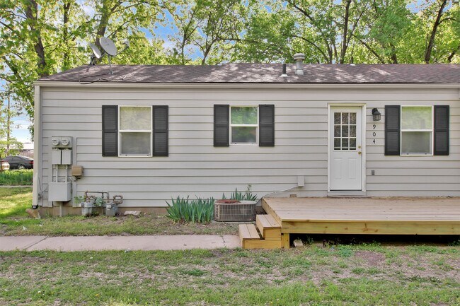 Foto del edificio - 904 Pottawatomie Ave