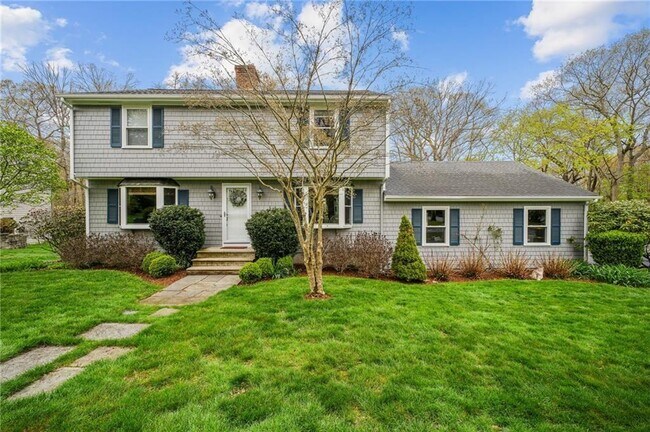 Building Photo - 156 Pine Tree Cir