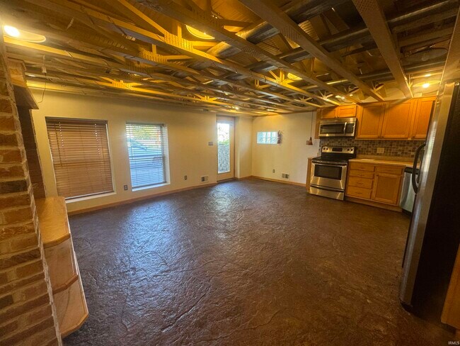 Foto del edificio - 1200 N Washington St