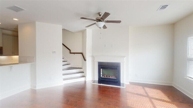 Building Photo - 5869 Greystone Dr
