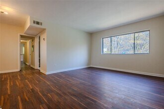Building Photo - 91 Rumson Rd NE