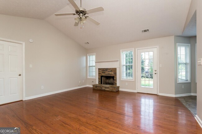Building Photo - 112 Dillard Ct