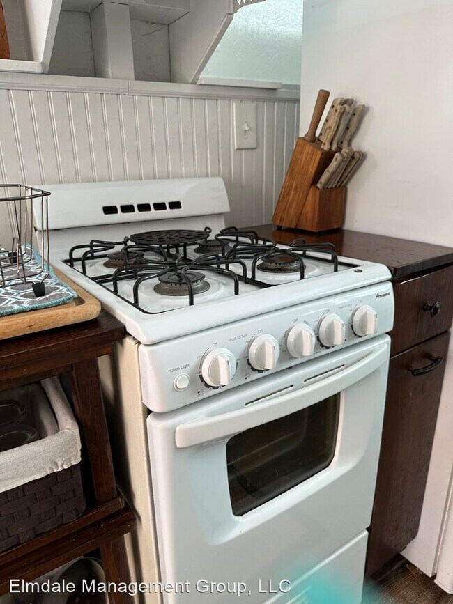 Foto del edificio - 2 br, 1 bath House - 456 Vine St