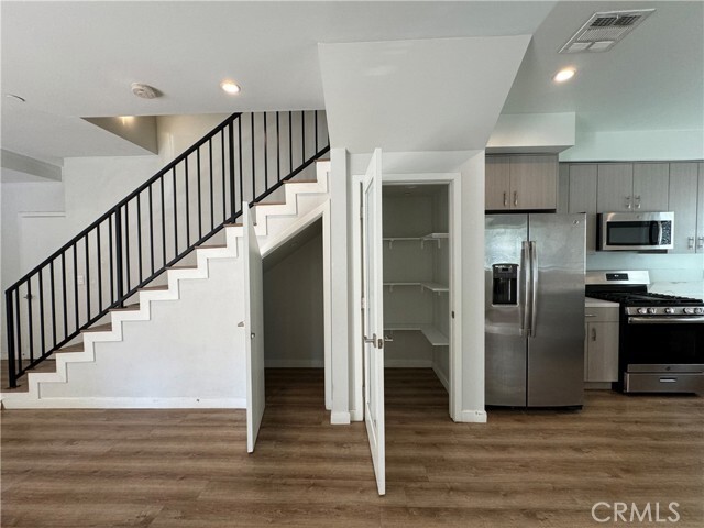 Building Photo - 22425 Del Valle St
