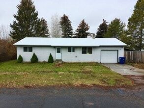 Building Photo - 578 Maple Leaf Dr