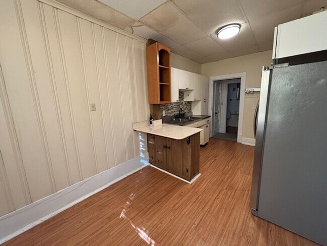 Foto del edificio - Kamineni-1070 Luzerne Street