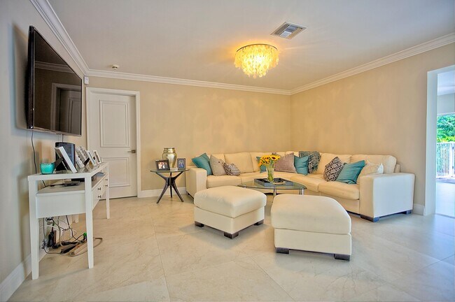 Foto del edificio - 455 S Country Club Dr