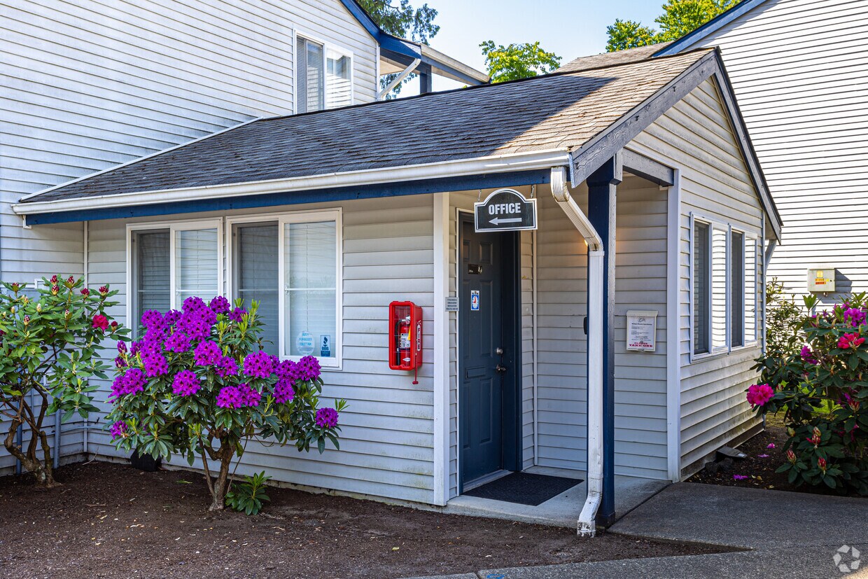 Winton Woods Apartments in Poulsbo, WA