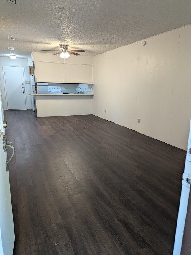 good sized living/dining area - 1800 Romack Ct
