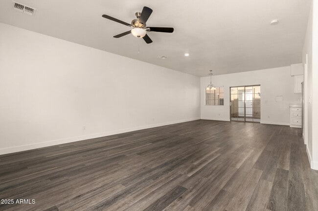 Foto del edificio - 2838 E Tracy Ln