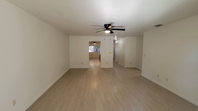 Building Photo - Sunnyside & Montero