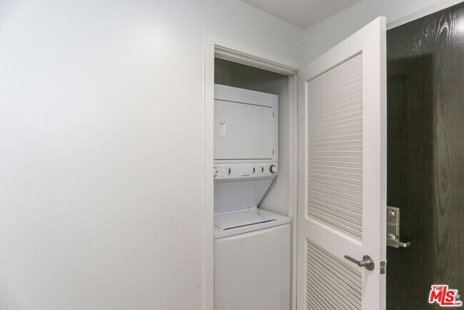 Foto del edificio - 744 Hartford Ave