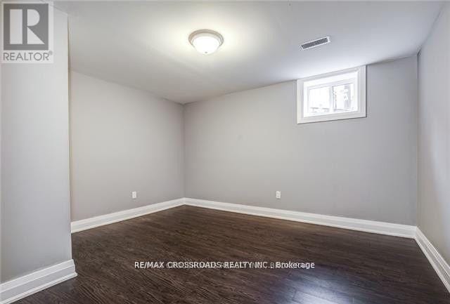 Building Photo - 133 Labrador Dr