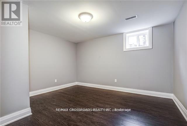 Photo du bâtiment - 133 Labrador Dr