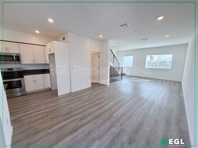 Foto del edificio - 10501 Buford Ave