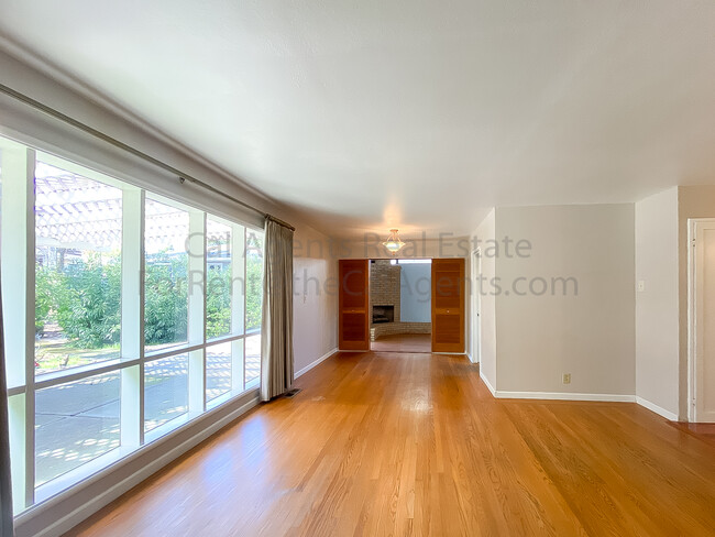 Building Photo - 1806 Magnolia Way