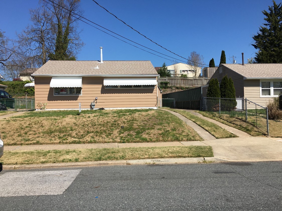 2415 Alma Rd, Halethorpe, MD 21227 House for Rent in Halethorpe, MD
