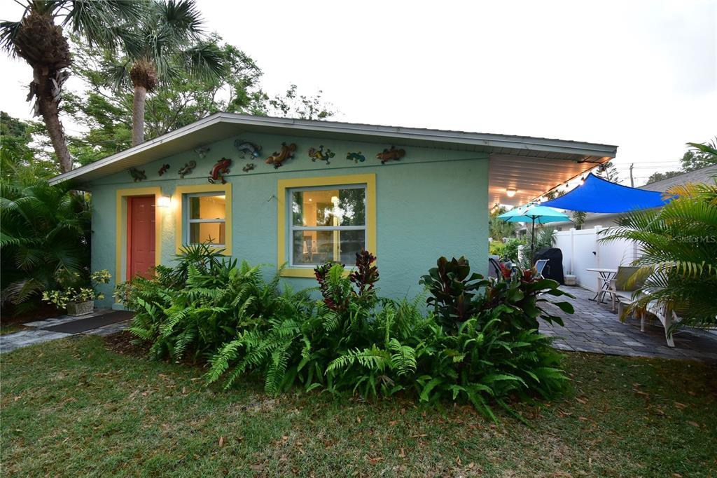 Foto principal - 2053 Roselawn St