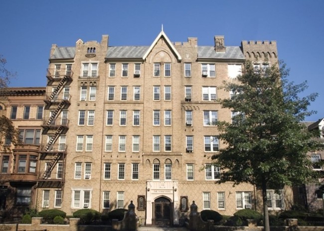 Building Photo - 295 Clinton Ave